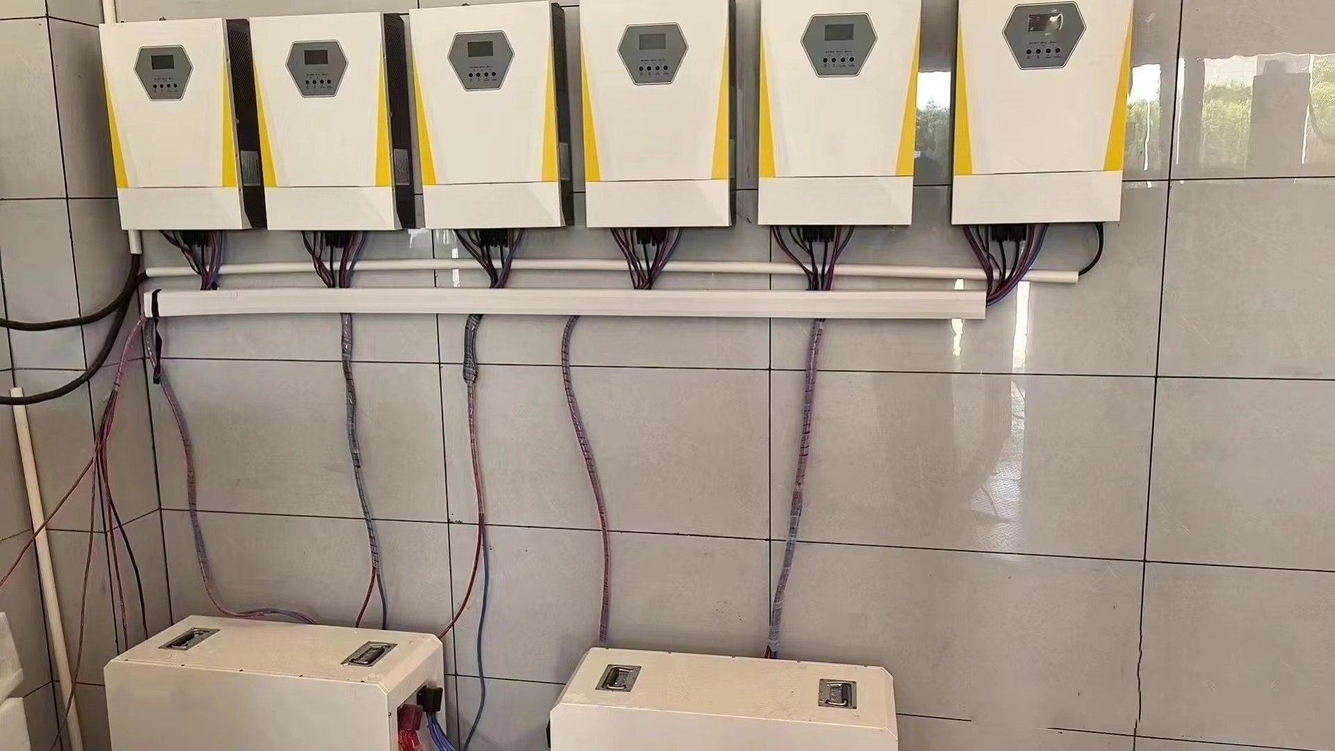 Home Off Grid Solar System 24V - مراجعة Renewable Energy Home Solutions وسعره